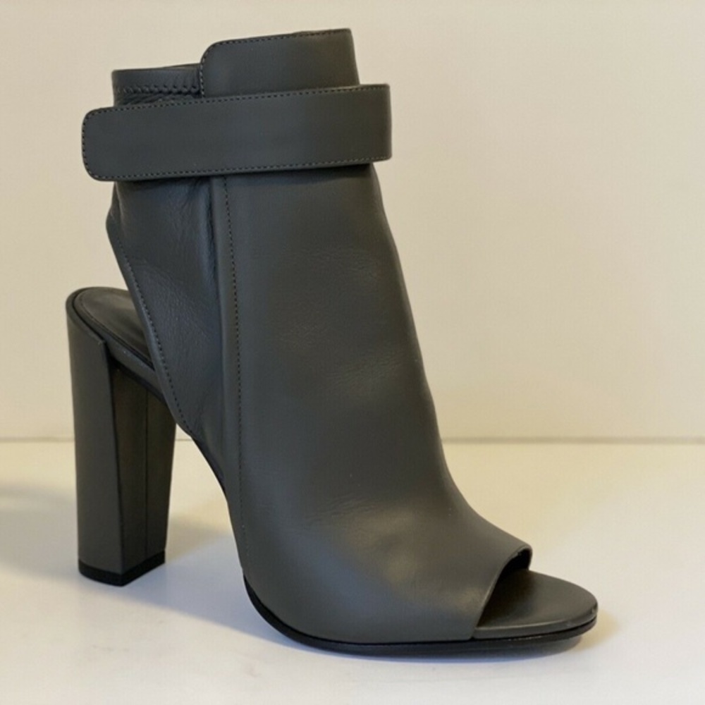VINCE BRIGHAM GREY LEATHER HIGH HEEL SANDALS